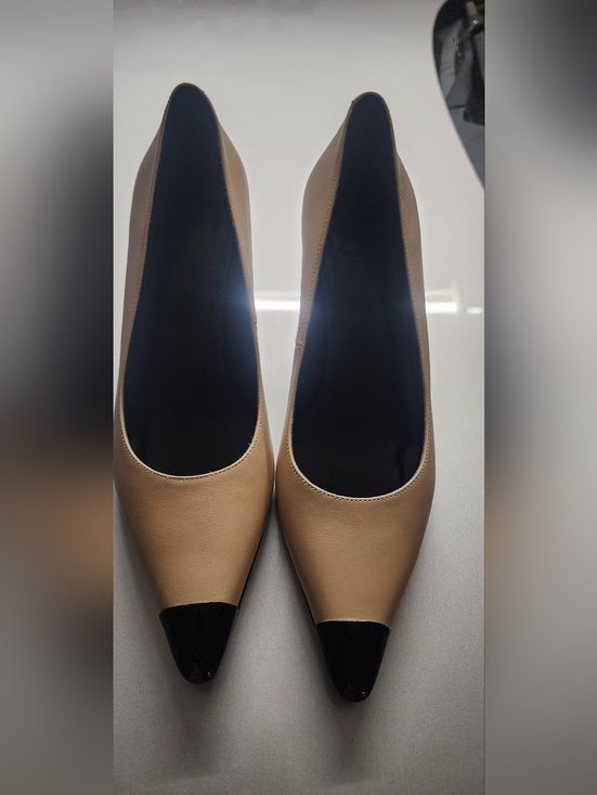 Shoes - Classic Two-Tone Pointed Toe Women's Pump - Beige and Black
